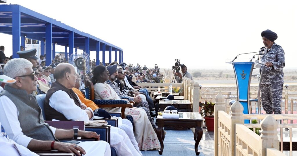 President Murmu Witnesses Vayu Shakti–2026 Exercise in Rajasthan