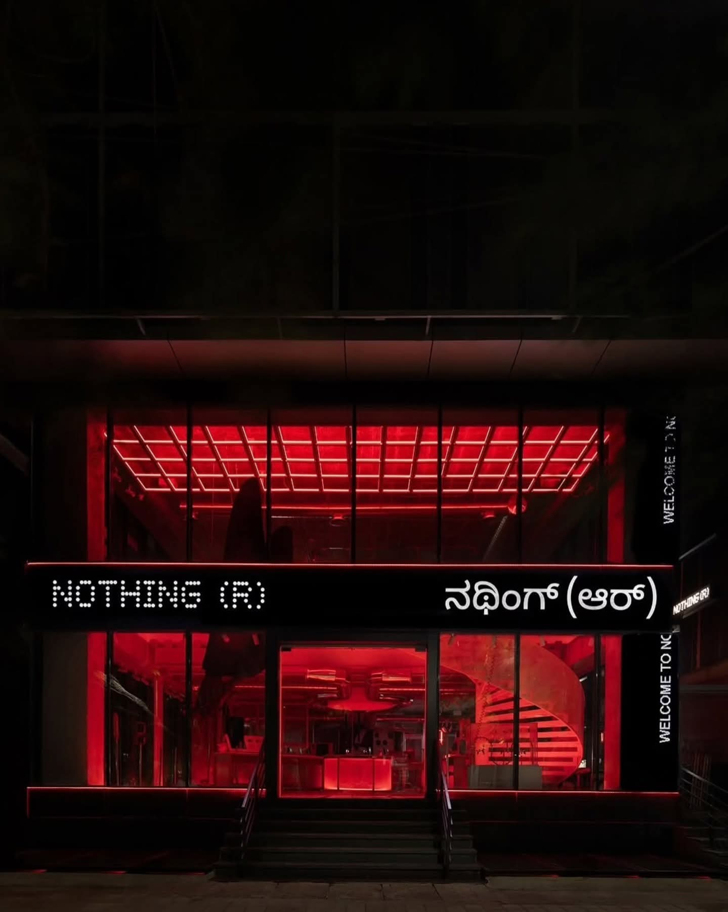 Carl Pei Arrives in Autorickshaw in Bengaluru